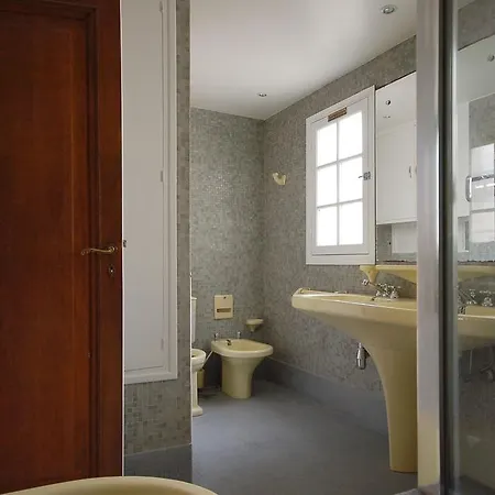 Apartment Quai De Bourbon - 9 Adults *