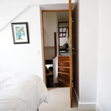 Apartment Quai De Bourbon - 9 Adults Paris
